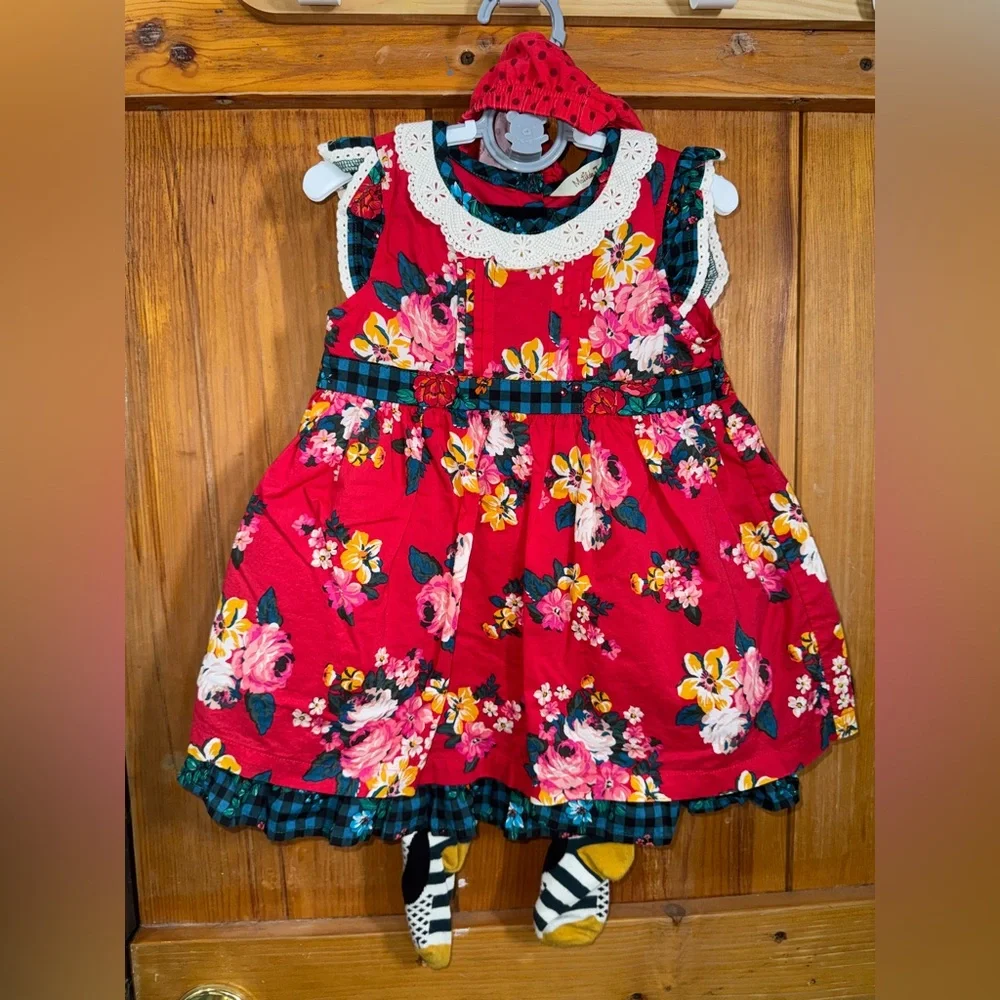 Christmas Outfit - Picture 1 of 7